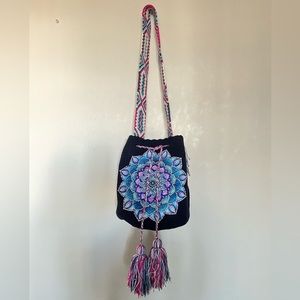 NEW MANDALA WAYUU